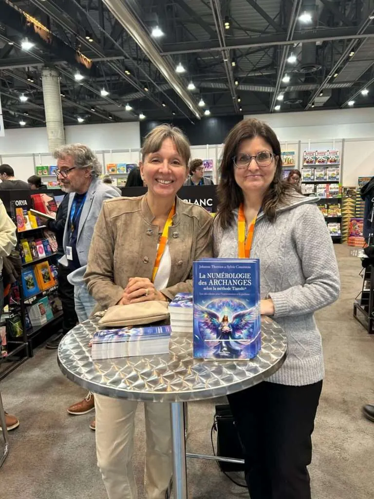 Johanne Therrien et Sylvie Cousineau avec le livre La Numérologie des Archanges
